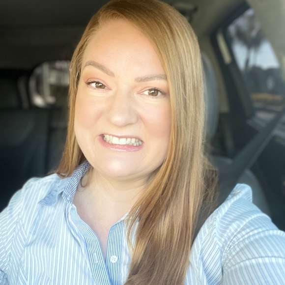 Meet your Posher, Jennifer - Picture 5 of 5